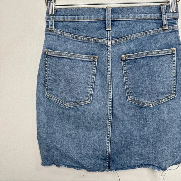 Aritzia Womens 2 Wilfred Free Cut Off Denim Skirt  Mini Raw Step Hem - Picture 9 of 11